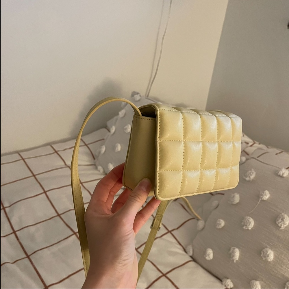 Bubble Puffer Quilted Purse in Yellow